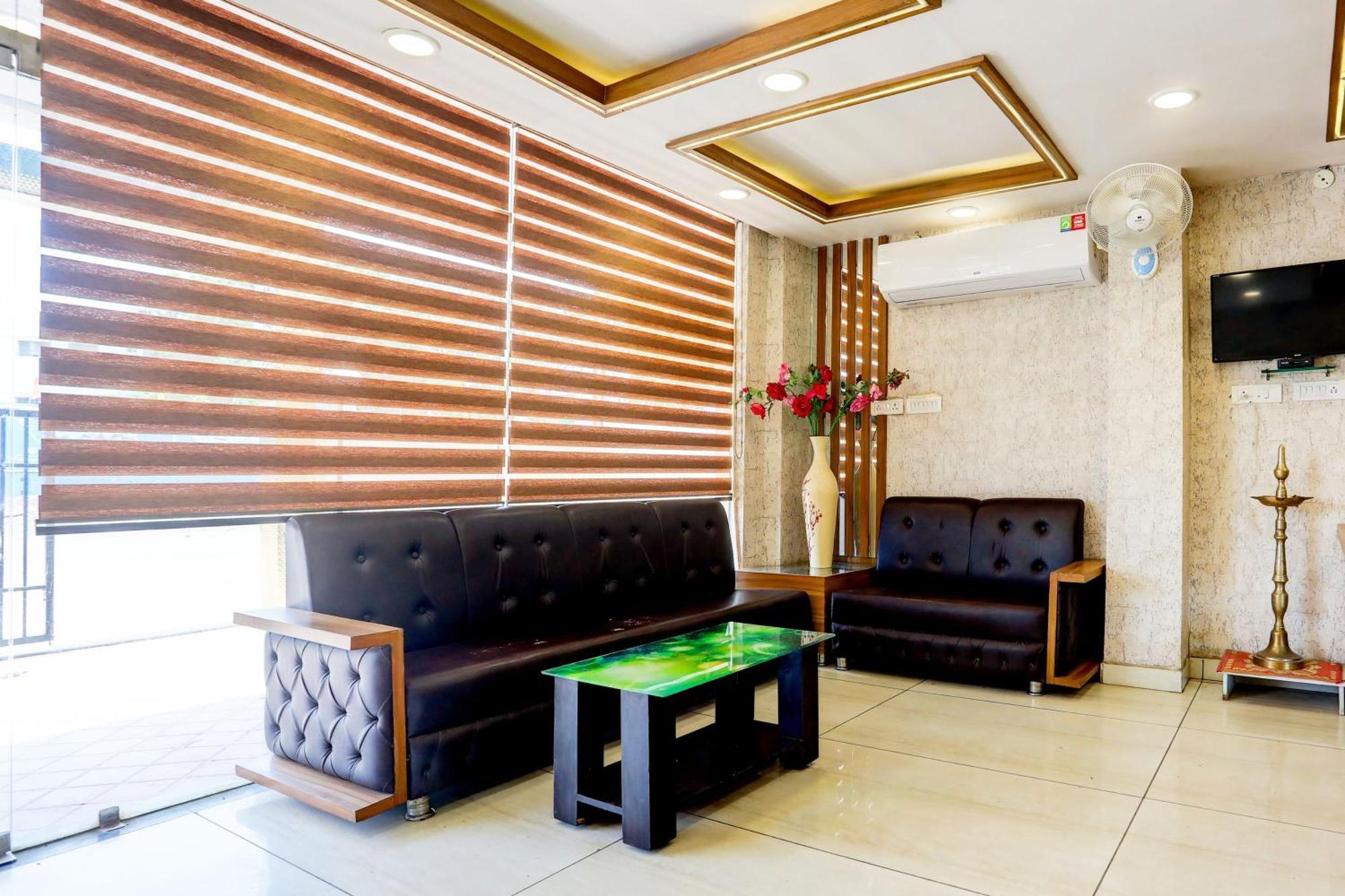 Super Townhouse Hoshangabad Road Near Aashima Mall Samarda Kaliāsot Exterior foto